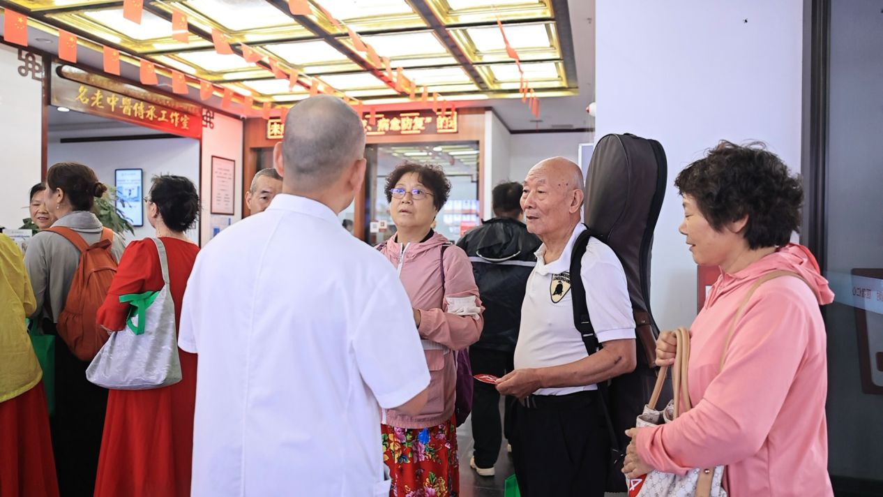 共绘银龄风采，西安附医中医医院助力首届活力银龄艺术节圆满落幕