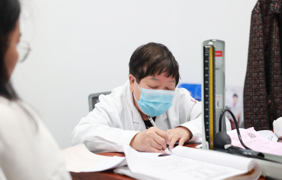 【联合国糖尿病日】携手共筑健康防线，让幸福感不再“糖”化!
