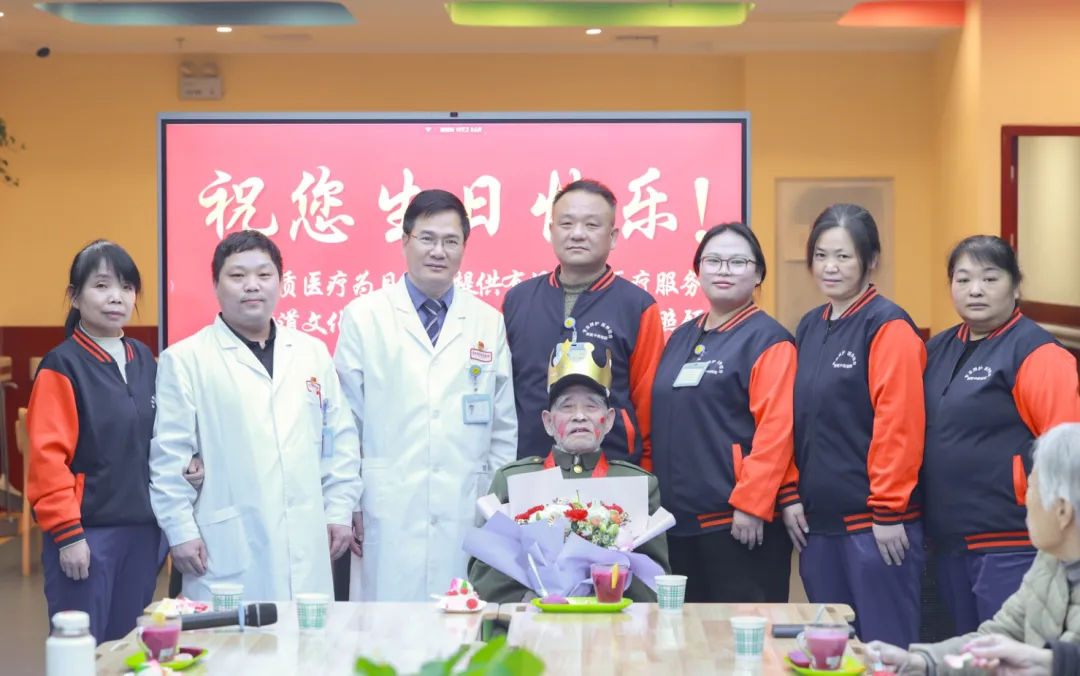 情暖英雄心，共庆长寿乐!我院成功举办“听抗美援朝老英雄讲战斗故事” 专题活动