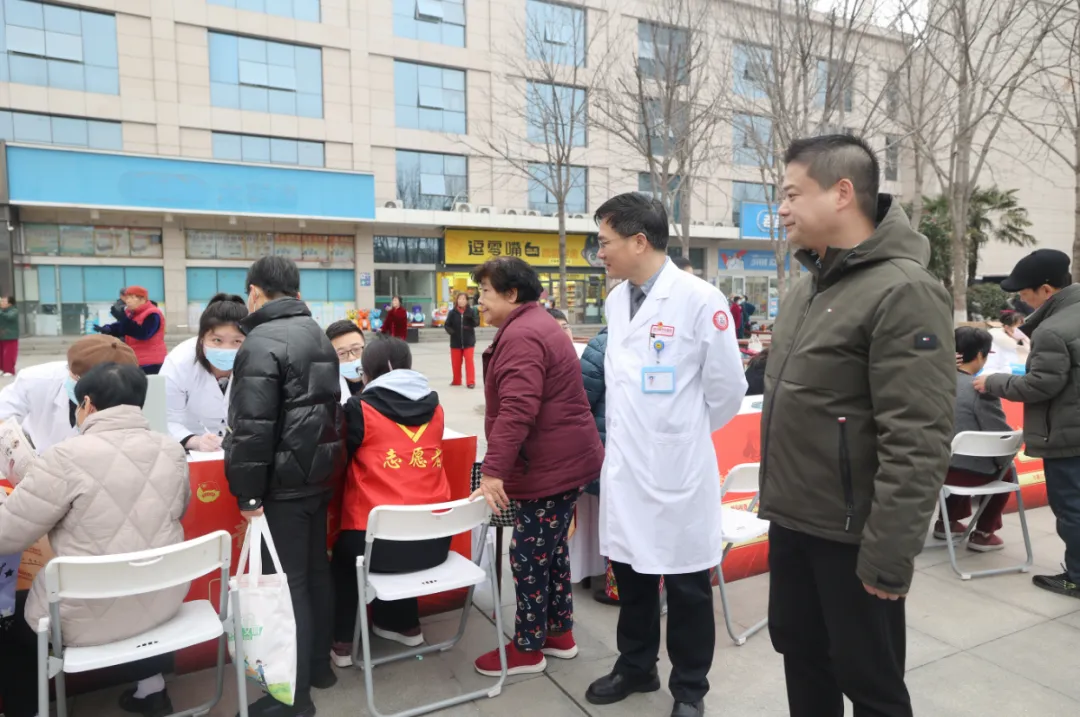 学雷锋 献爱心|我院积极参与莲湖区“青春志愿行 奋进新征程”2025年青年志愿者服务社区行动示范活动