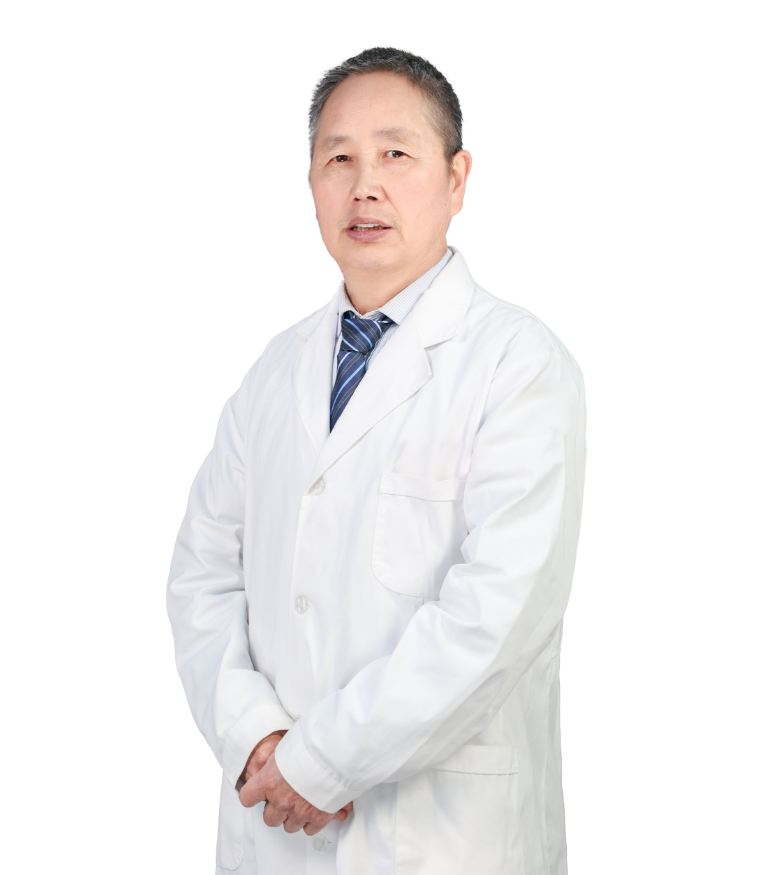 天已黑，高克科主任和医护人员还在耐心诊治因堵车来晚的患者并给予患者细心问诊
