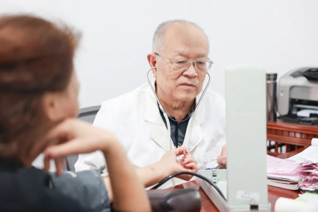 3.18爱肝行动 | 我院特推出乙肝两对半检查、肝功15项检查、腹部B超检查、CT检查均半价