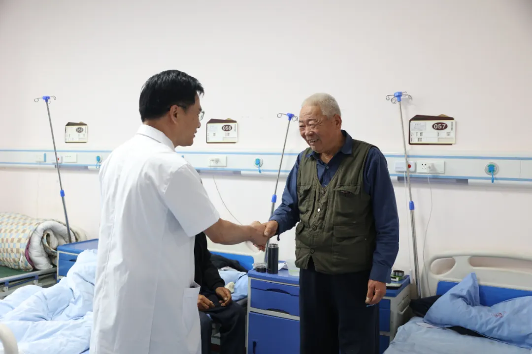 温情慰问退役军人，致敬全社会尊重的人!——西安附医退役军人服务小组慰问纪实