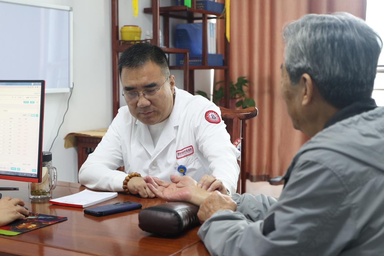 名医会诊进行时|赵胜主任坐镇西安附医中医医院 以岐黄妙术攻坚肿瘤顽疾